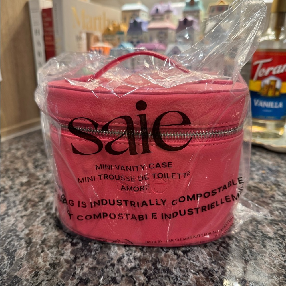Saie Pink Mini Vanity Case